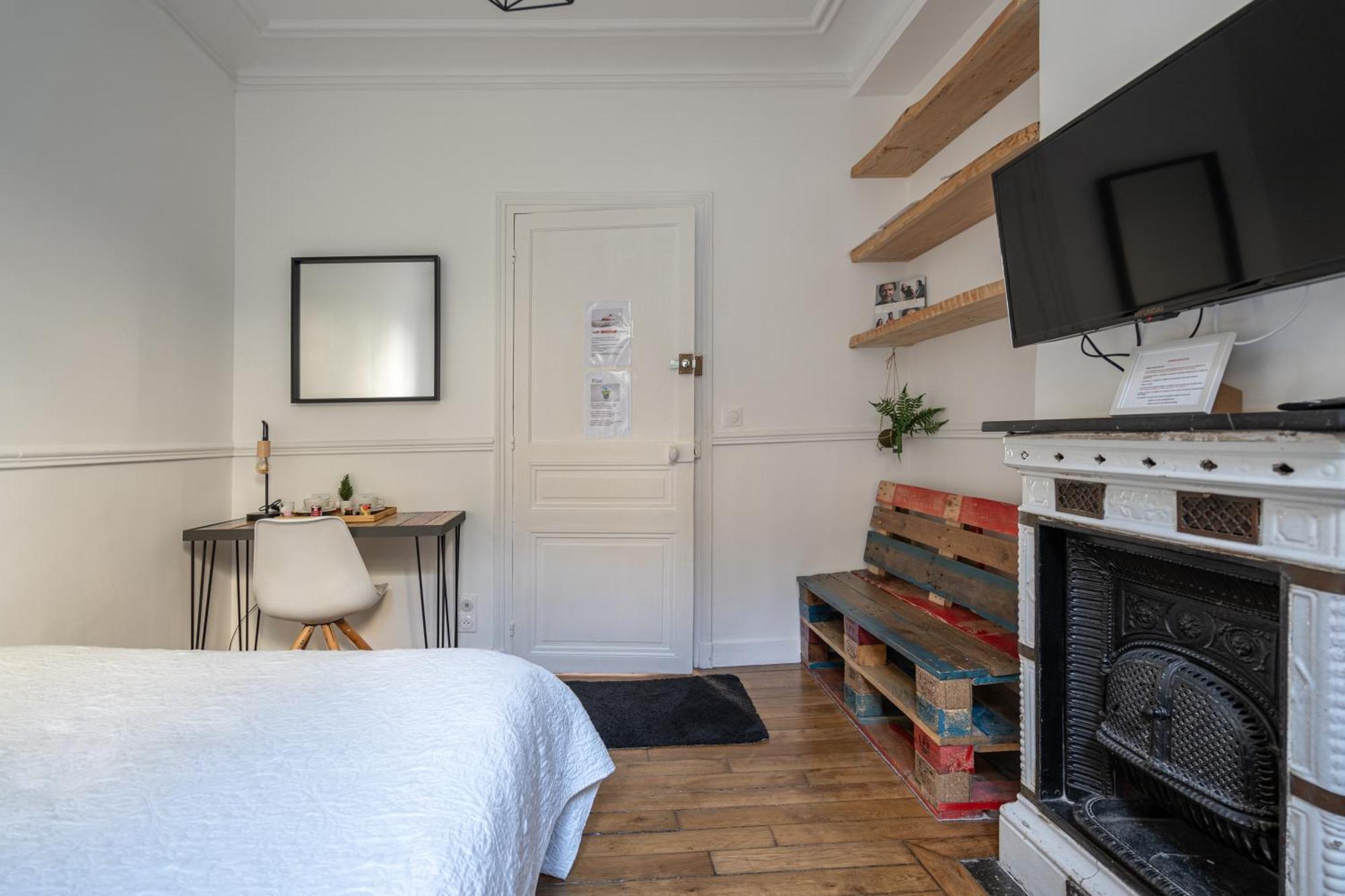 Au Marche Aux Puces De Saint Ouen Apartman Kültér fotó